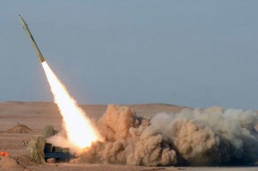 قصف صاروخي ومدفعي يمني يستهدف تجمعات العدوان بعسير ونجران – موقع قناة المنار – لبنان