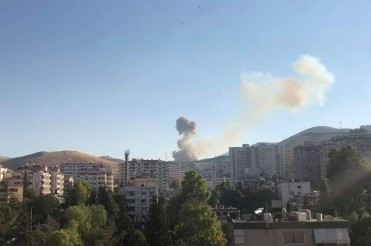 مصدر عسكري: انفجار أحد مستودعات الذخيرة غرب دمشق (محدّث) – موقع قناة المنار – لبنان