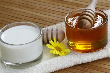 هل يخطر ببالك ماذا يفعل مخلوط الحليب والعسل بجسمك؟