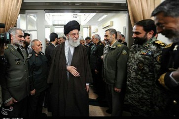 الامام السيد علي الخامنئي خلال استقباله قادة القوات المسلحة في الجمهورية الاسلامية