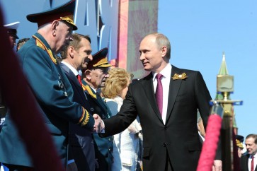 الرئيس الروسي فلاديمير بوتين خلال الاحتفال بعيد النصر