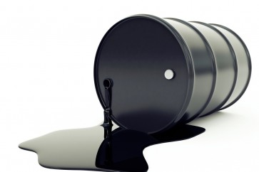 آفاق إمدادات النفط تضغط على الأسواق