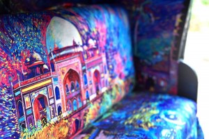 سائق سيارة أجرة  فنان في الهند