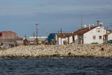 ارتفاع منسوب المياه يهدد جزيرة شيشماريف