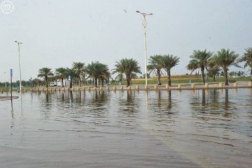 #السعودية: الإهمال يُغرق جامع الملك عبدالعزيز في #جيزان ويقطع الطرقات