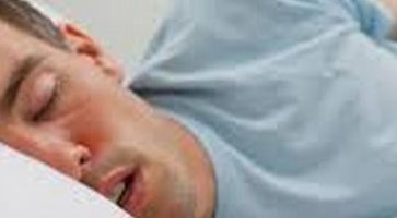إليكم سبب سيلان اللعاب اثناء النوم وطريقة العلاج