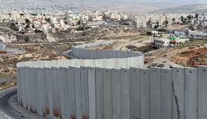 الاحتلال الاسرائيلي يبني سوراً على امتداد حدود غزة فوق الارض وتحتها