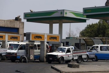 الأخبار الاقتصاد أنباء عن وقف إمدادات الوقود السعودية لمصر القاهرة تسعى لسد احتياجات السوق المحلية عن طريق مناقصات شراء جديدة (رويترز) القاهرة تسعى لسد احتياجات السوق المحلية عن طريق مناقصات شراء جديدة
