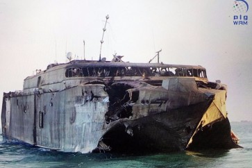 السفينة الحربية الاماراتية "سويفت" بعد استهدافها بصاروخ ارض بحر قبالة سواحل المخاء