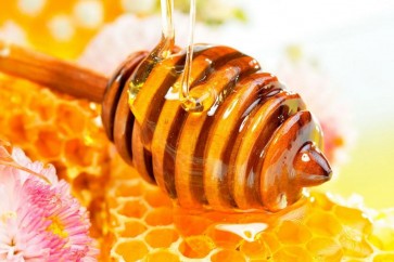 عدة فوائد ستجعلك حريصاً على تناول العسل الخام