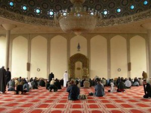 عضو مجلس شورى سعودي يُطالب بتصغير المساجد