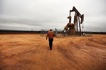 أسعار النفط تترقب الالتزام باتفاق أوبك مع الدول المنتجة الأخرى
