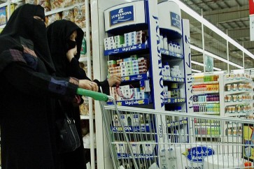 السعودية تفرض في نيسان ضرائب على المشروبات والتبغ