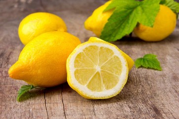 رائحة الليمون تدخل في علاج مشاكل الجهاز التنفسي والتي تتم عن طريق إستنشاقه