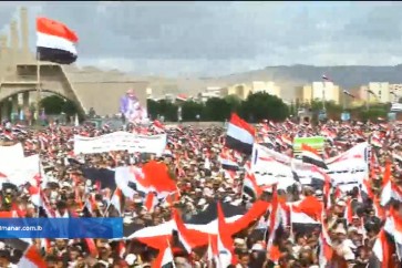 مسيرة غير مسبوقة في صنعاء في الذكرى الثانية للصمود بوجه العدوان