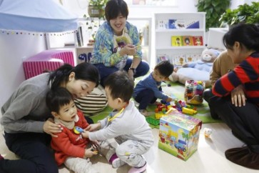 لصين تسعى من خلال تطبيق سياسة الطفلين إلى معالجة مشكلة الشيخوخة ونقص العمالة