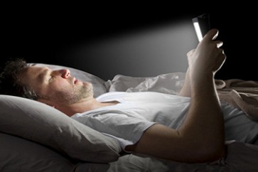 ينصح الخبراء التوقف عن أى جهاز إلكترونى قبل ساعتين أو ثلاثة ساعات من النوم