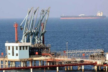 هبوط إيرادات النفط يهوي بالمالية العامة لليبيا