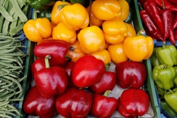 الإمارات تحظر استيراد الخضروات من دول عربية