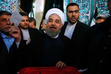 روحاني يدلي بصوته في الانتخابات