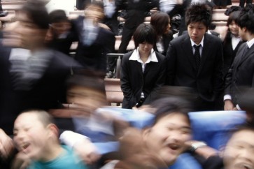 وضعت الحكومة اليابانية برنامجا خاصا يستهدف "وباء" الانتحار