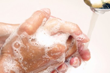غسل الأيدي لا يجعلها نظيفة فقط