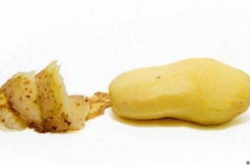 قشرة البطاطا.. صحية أم سامة؟