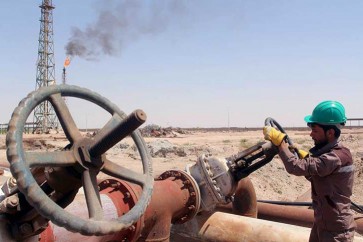 الأزمات المالية في العراق تتفاقم مع الالتزام باتفاق خفض إنتاج النفط