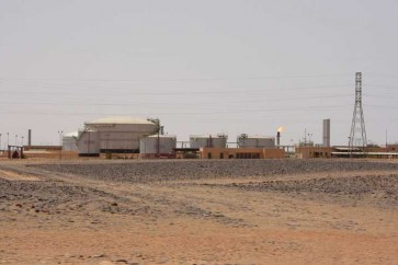 حقل الشرارة النفطي الليبي يضخ 180 ألف برميل يوميا فقط