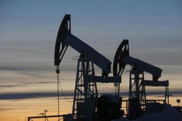 أسعار النفط ترتفع بعد تراجع مفاجئ للمخزونات الأمريكية