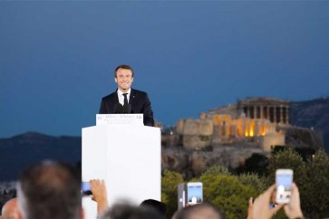 ماكرون يبحث مع اليونان الاستثمار في البنى التحتية والتقنيات الجديدة ويدعو إلى «إعادة بناء» الاتحاد الأوروبي