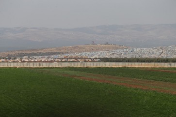 جدار فاصل على الحدود بين تركيا وسوريا
