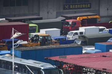 شاحنات في مدينة داندونغ الحدودية الصينية