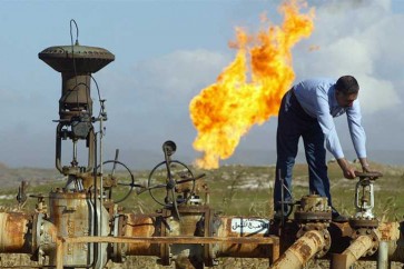 النفط يرتفع 5% وسط أنباء عن اتفاق على خفض الانتاج
