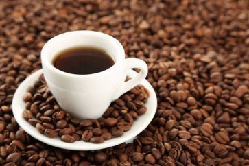 دراسة تحسم الجدل: شرب القهوة يطيل العمر