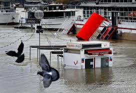 إجلاء نحو 1500 شخص في منطقة باريس تحسبا لفيضان نهر السين