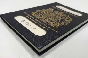 جواز السفر البريطاني "الأزرق" الأصلي