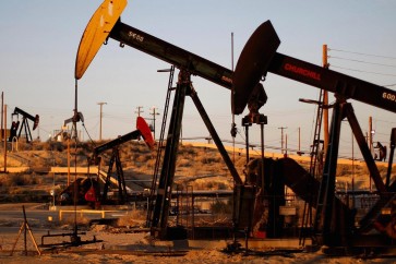 أسعار النفط تصعد حوالي دولارين وسط أجواء تفاؤل في السوق