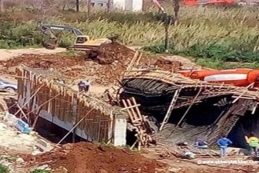 انهيار جسر قيد الإنشاء في سقي البداوي