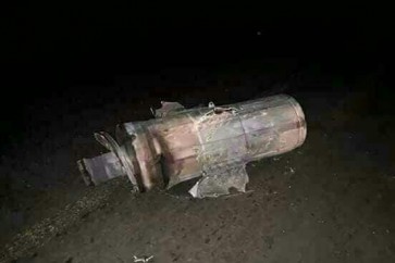 حطام أحد صواريخ العدوان الثلاثي التي أسقطتها الدفاعات الجوية السورية