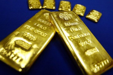 أسعار الذهب تتراجع مع تعزيز الدولار لمكاسبه