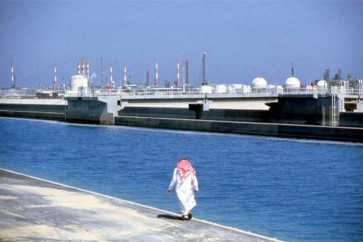 النفط يراوح مكانه وسط "عقوبات إيران" وأثر الحرب التجارية