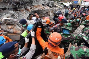 زلزال إندونيسيا شرد 70 ألف إنسان