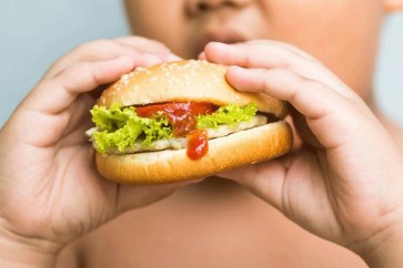 لحماية أنفسكم من البدانة.. ابتعدوا عن هذه الأطعمة فوراً