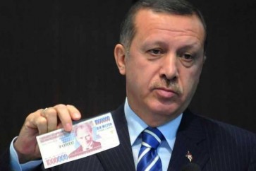رغم تنفس الليرة الصعداء.. "المزيج السام" يعرقل اقتصاد تركيا