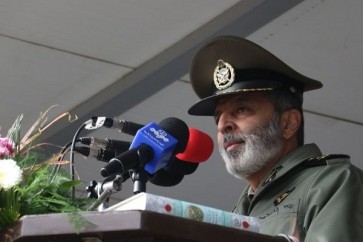 القائد العام للجيش الايراني اللواء عبد الرحيم موسوي