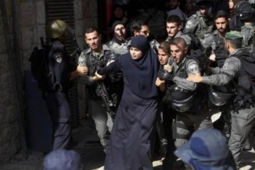الاحتلال يعتقل شابة فلسطينية بحجة محاولتها تنفيذ عملية طعن في القدس