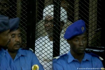 اتهام الرئيس السوداني السابق عمر البشير بتنفيذ "انقلاب على السلطة" عام 1989 