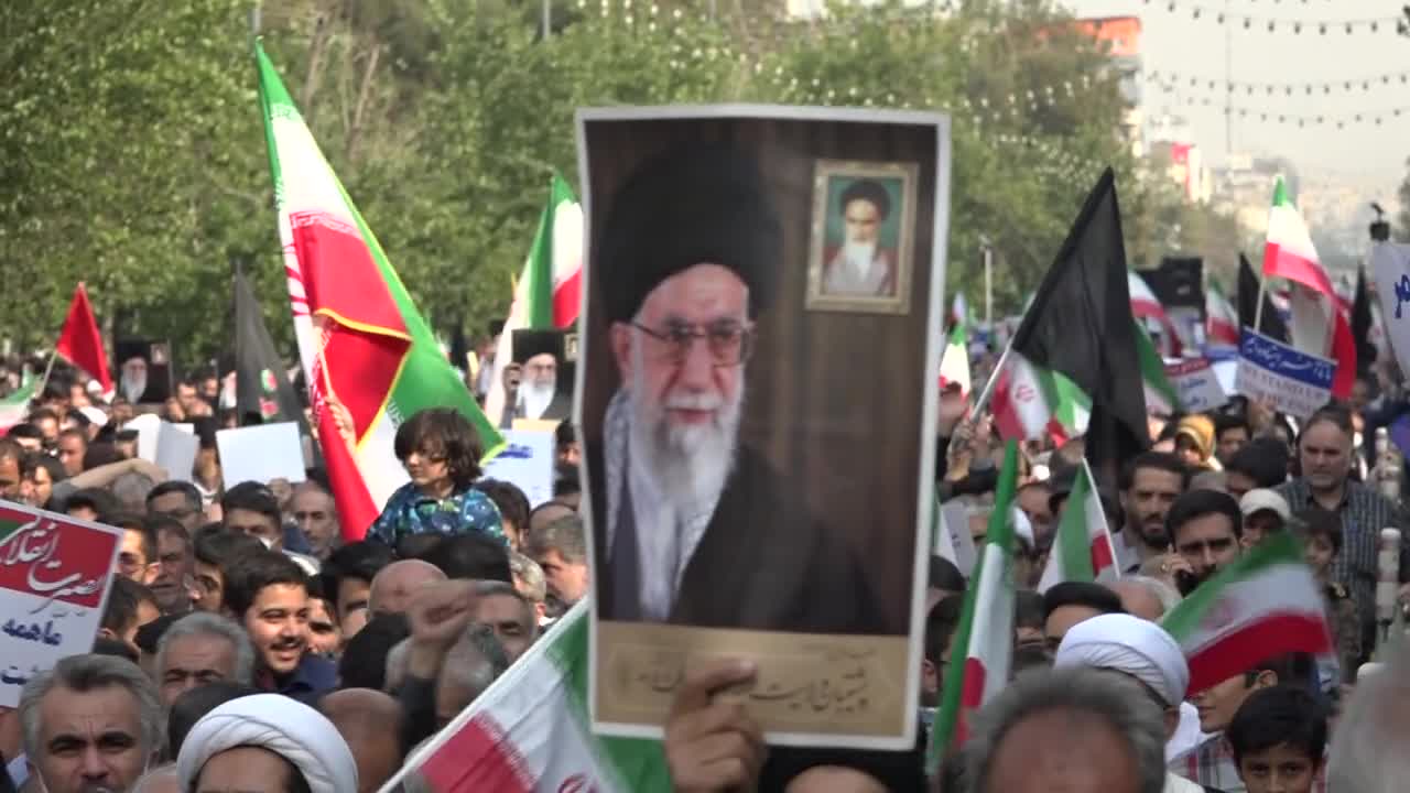 ايران _ مسيرات مليونية في أكثر من الف مدينة تنديدًا بالعملية الارهابية في شيراز - snapshot 31.03