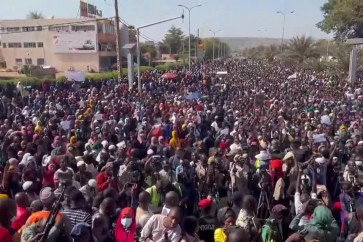 عشرات الآلاف يتظاهرون في باماكو احتجاجا على تصريحات مسيئة للقرآن والإسلام